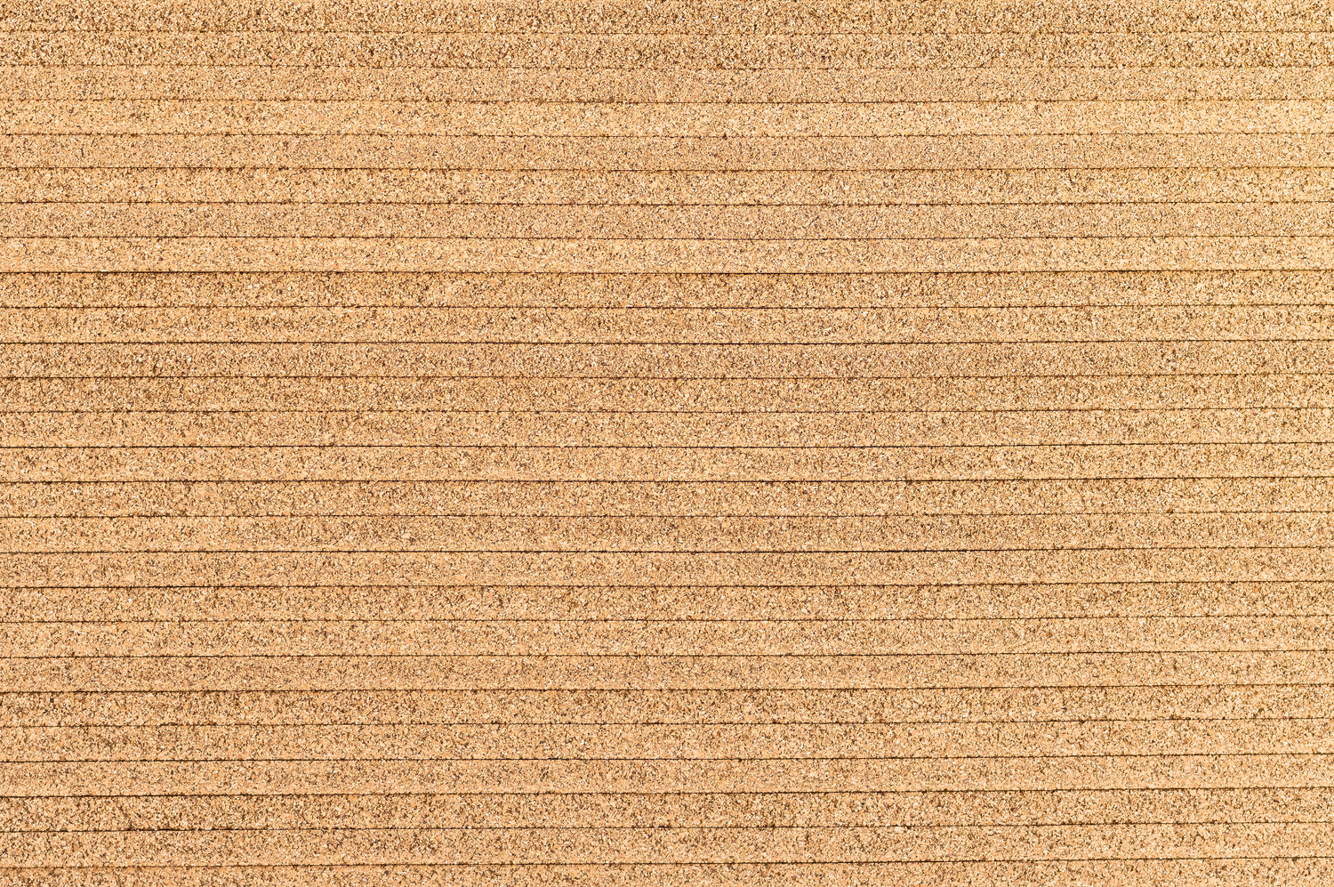 Sughero naturale vs isolanti sintetici: quale pannello scegliere per un isolamento davvero efficace?