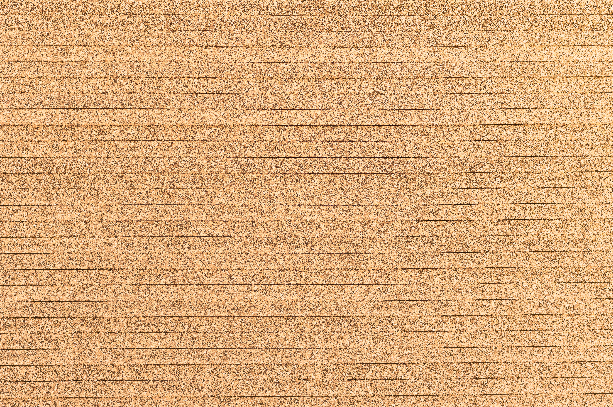 Sughero naturale vs isolanti sintetici: quale pannello scegliere per un isolamento davvero efficace?